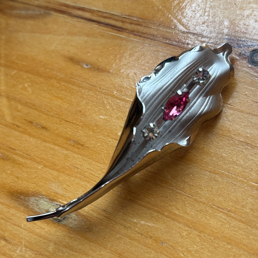 Vintage Bond Boyd Silver Leaf Brooch with Pink Stone
